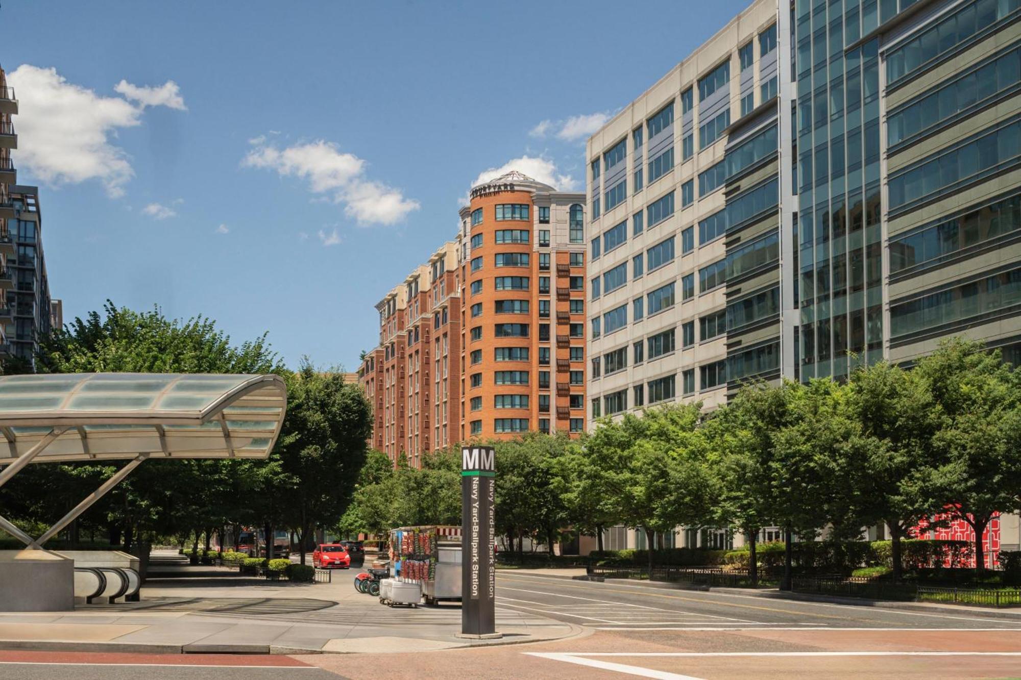 Courtyard By Marriott Washington Capitol Hill/Navy Yard Hotel Exterior photo